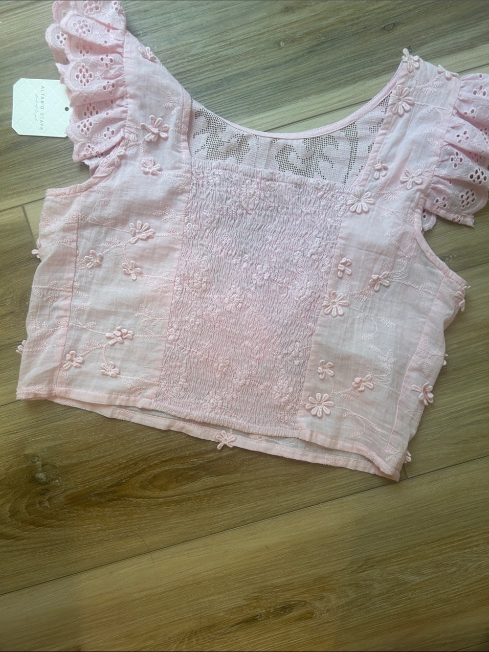 NWT Altar'd State Light Pink Lace & Embroidered Flutter Crop Top - Picture 3 of 3